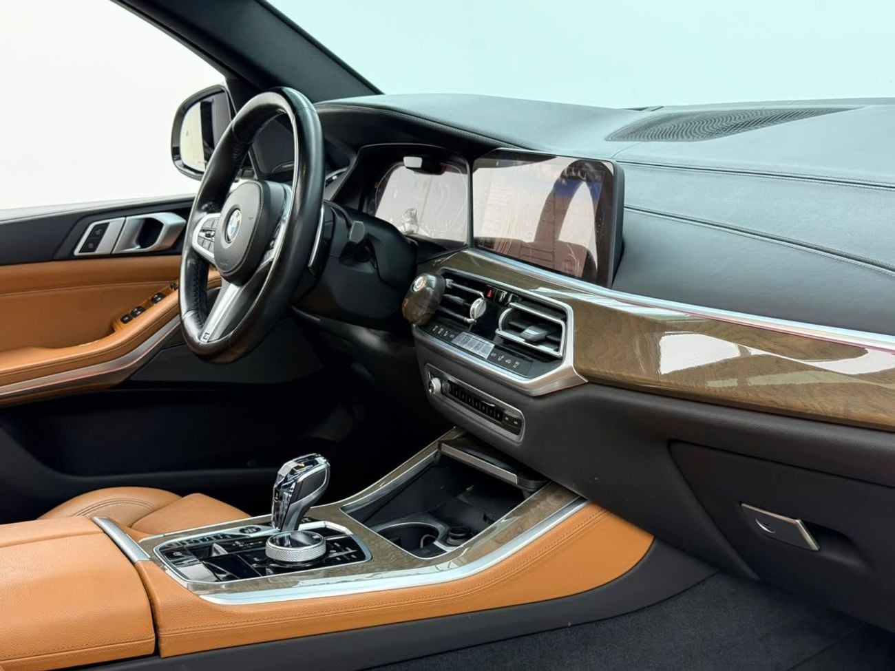 بي أم دبليو X5 XDRIVE40i M SPORT بي إم دبليو X5 xDrive40i M-Sport موديل 2019، مع ضمان، وحزمة خدمة بي إم دبليو لعام 2027، وسجل صيانة ك