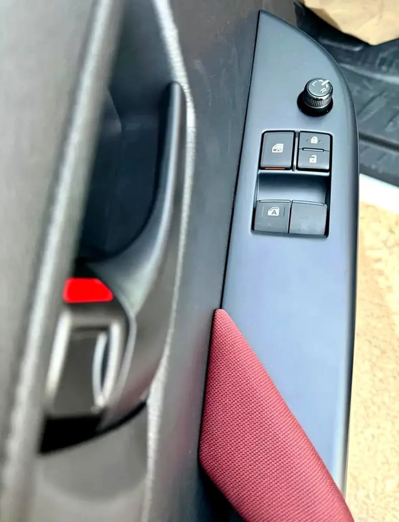 Toyota Hilux GL 2.7L PETROL GCC Specs