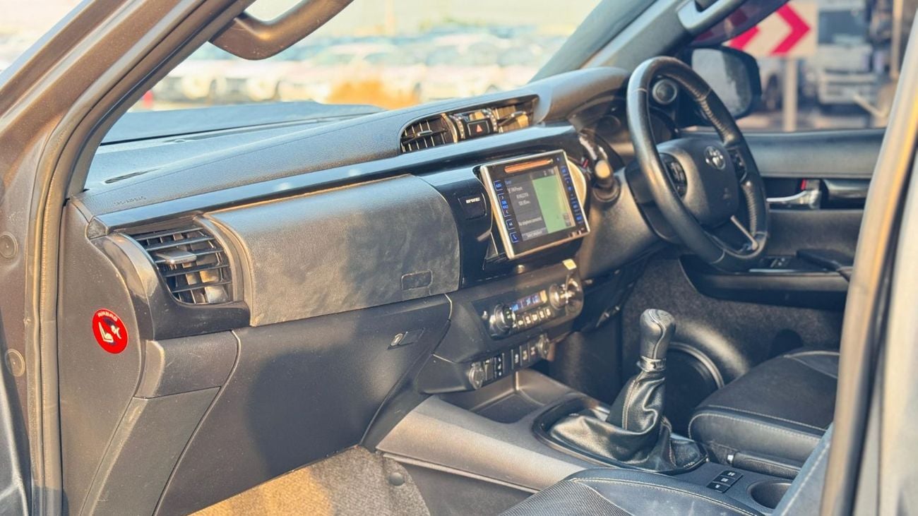 تويوتا هيلوكس OFF-ROAD MODIFIED | SPORTS BAR - ROOF RACK - BULL BAR | MT | 2.8L DIESEL ENGINE | RHD