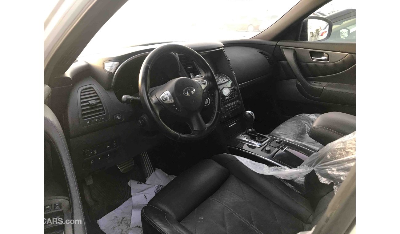 Infiniti QX70 بيع او مبادله