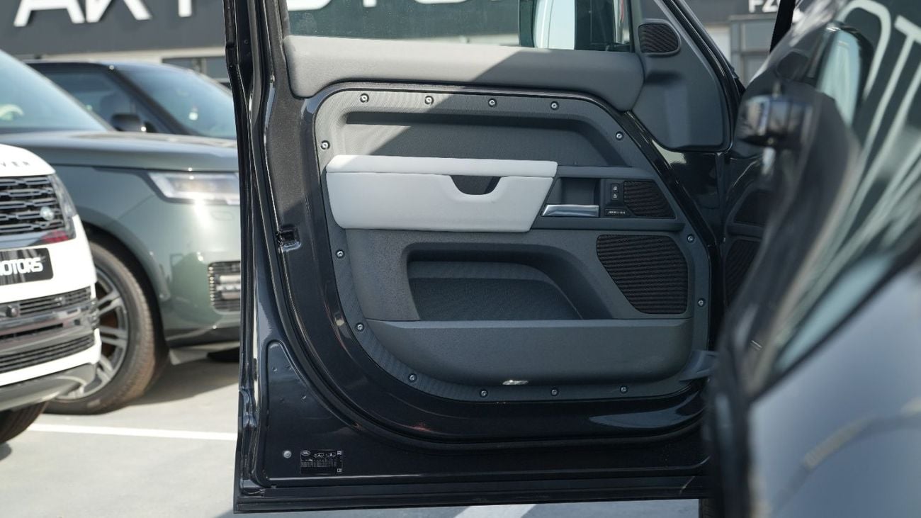Land Rover Defender P400 X-Dynamic HSE Carpathian Grey 2026MY Export Only