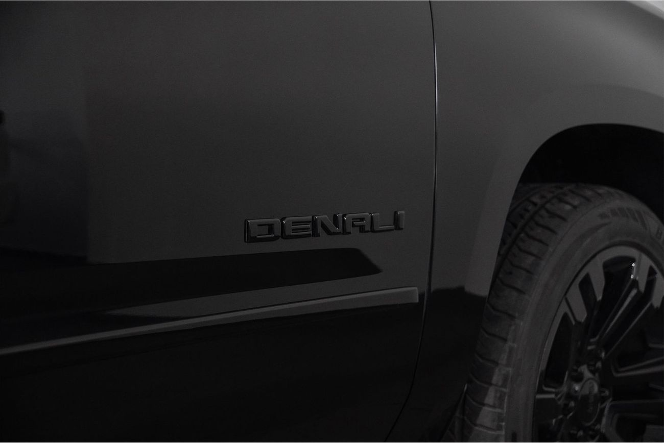 GMC Yukon Denali 6.2L (8 Seater)