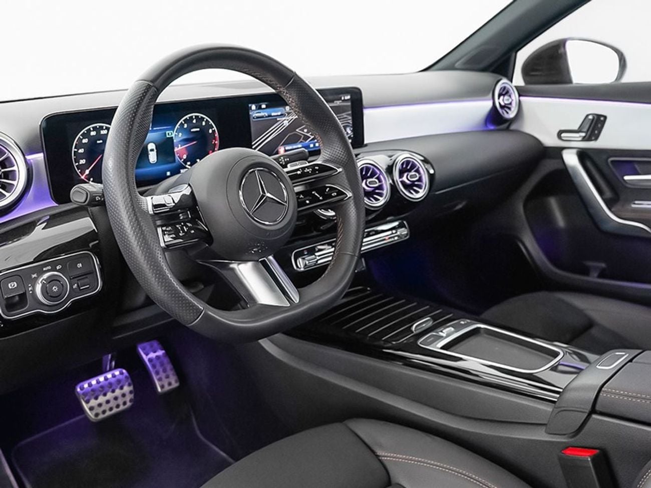 مرسيدس بنز A 200 AMG 2024 Mercedes Benz A200 AMG / Mercedes Warranty & Service Pack