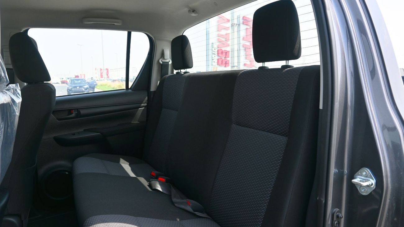 تويوتا هيلوكس Toyota Hilux 4x4  2024 2.4L Diesel Double Cab Transmission Manual Grey Outside Black inside