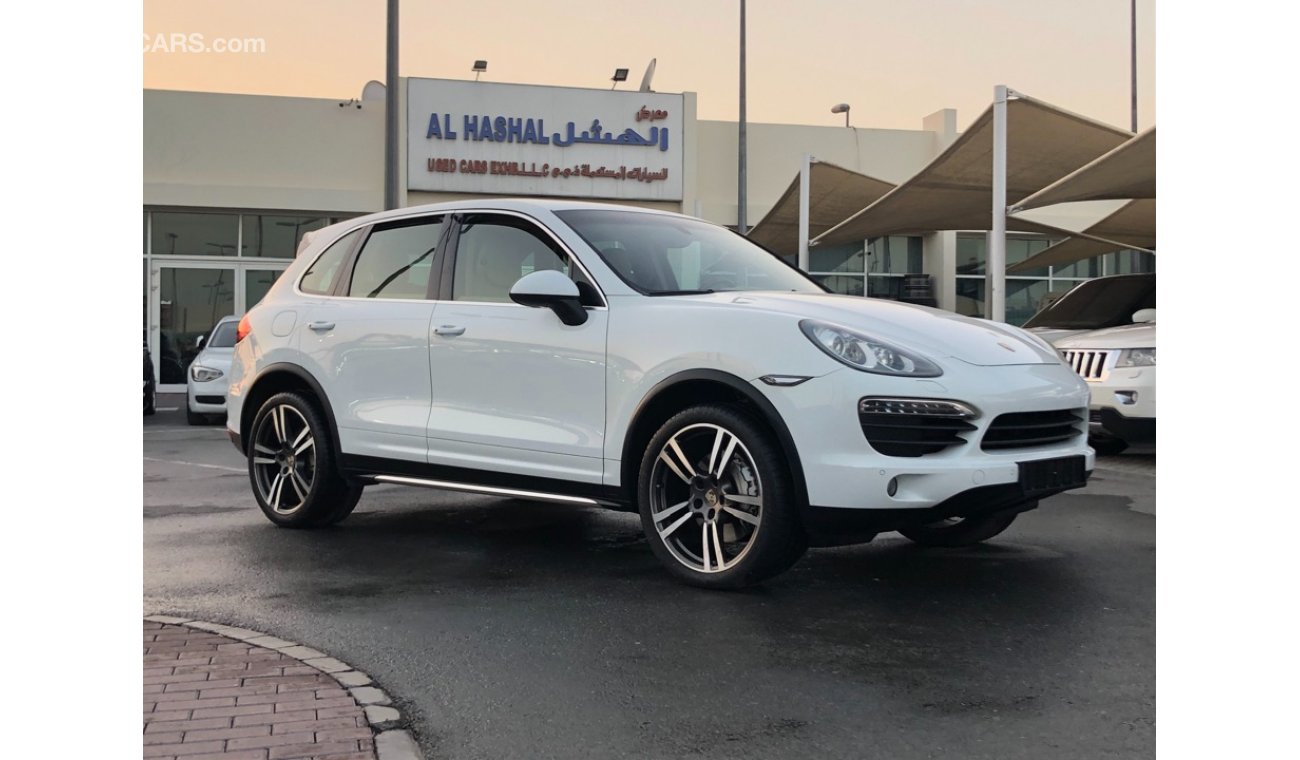 Porsche Cayenne PORSCHE CAYANNE S MODEL 2013 GCC car prefect condition full option panoramic roof leather seats back