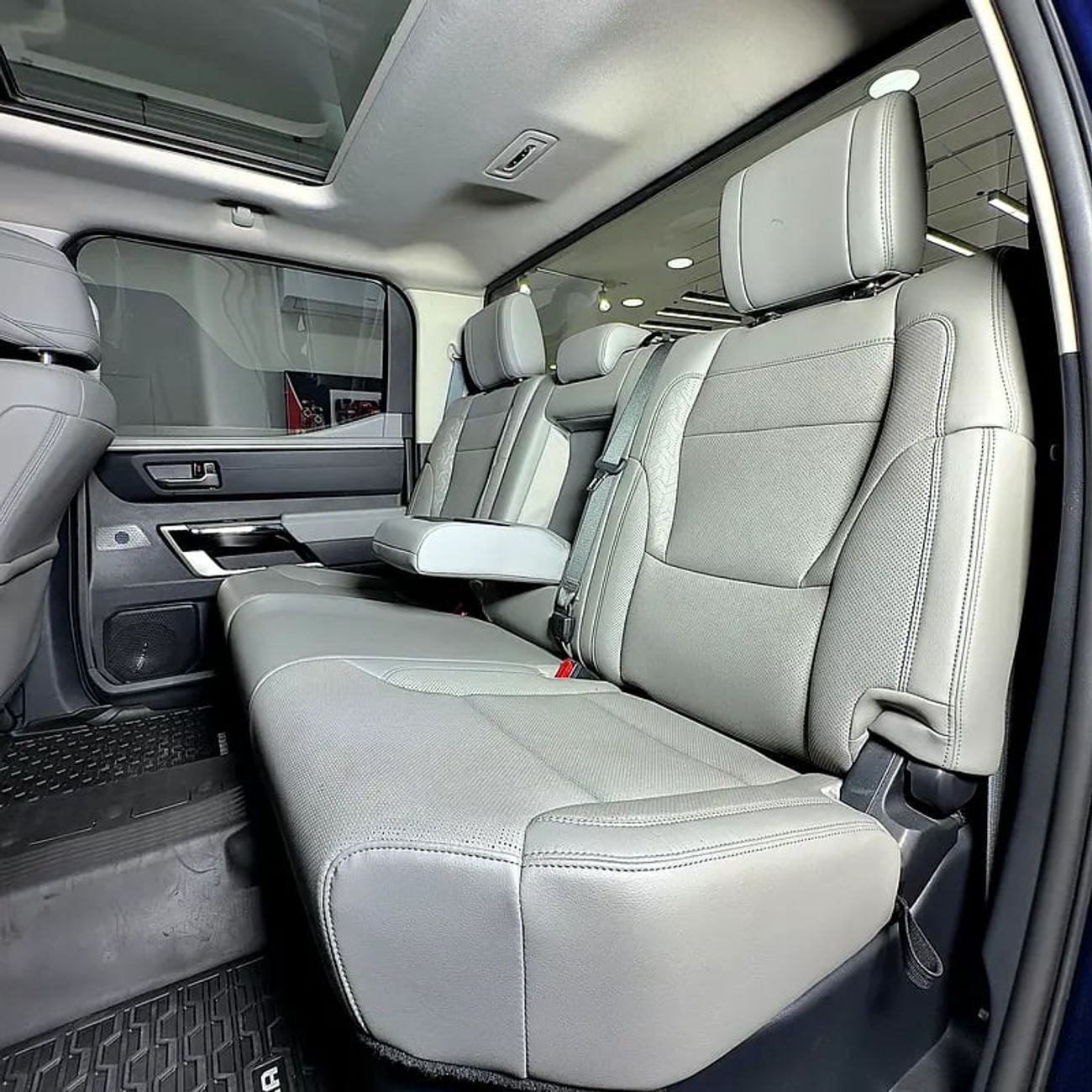 تويوتا تاندرا Crewmax Limited 5.7L Limited