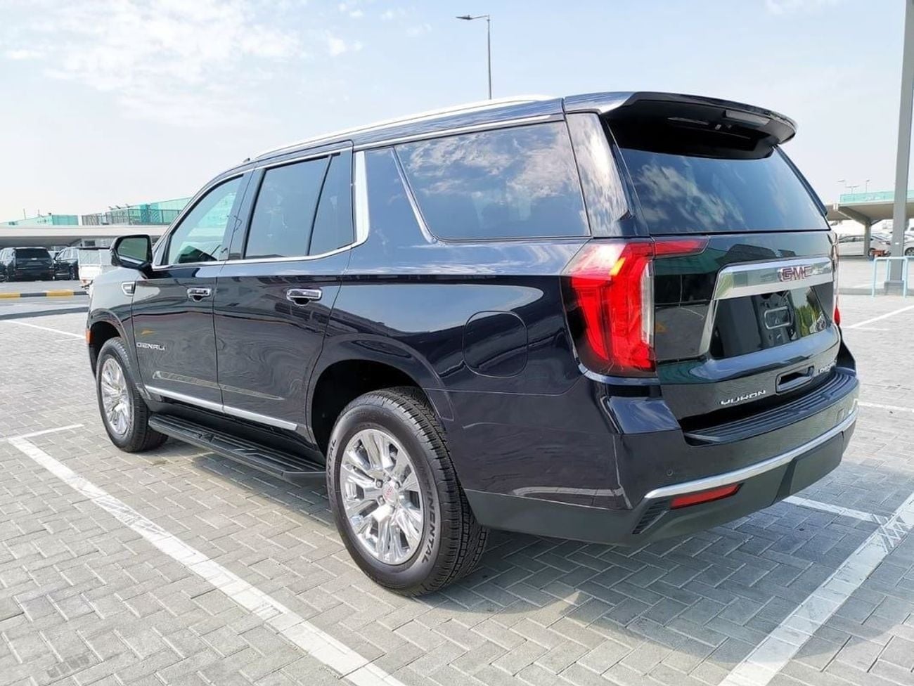 GMC Yukon GMC Denali Diesel - 2022 - Dark Blue