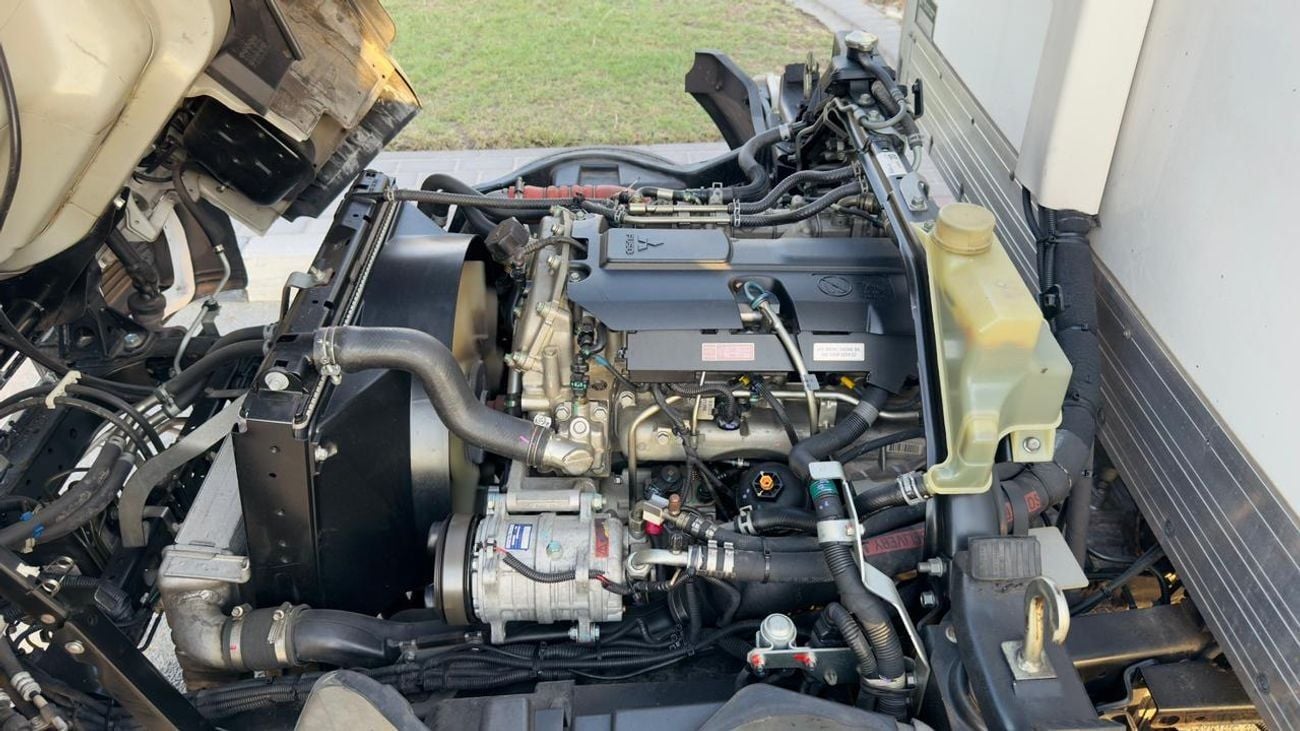 ميتسوبيشي فوسو كانتير -