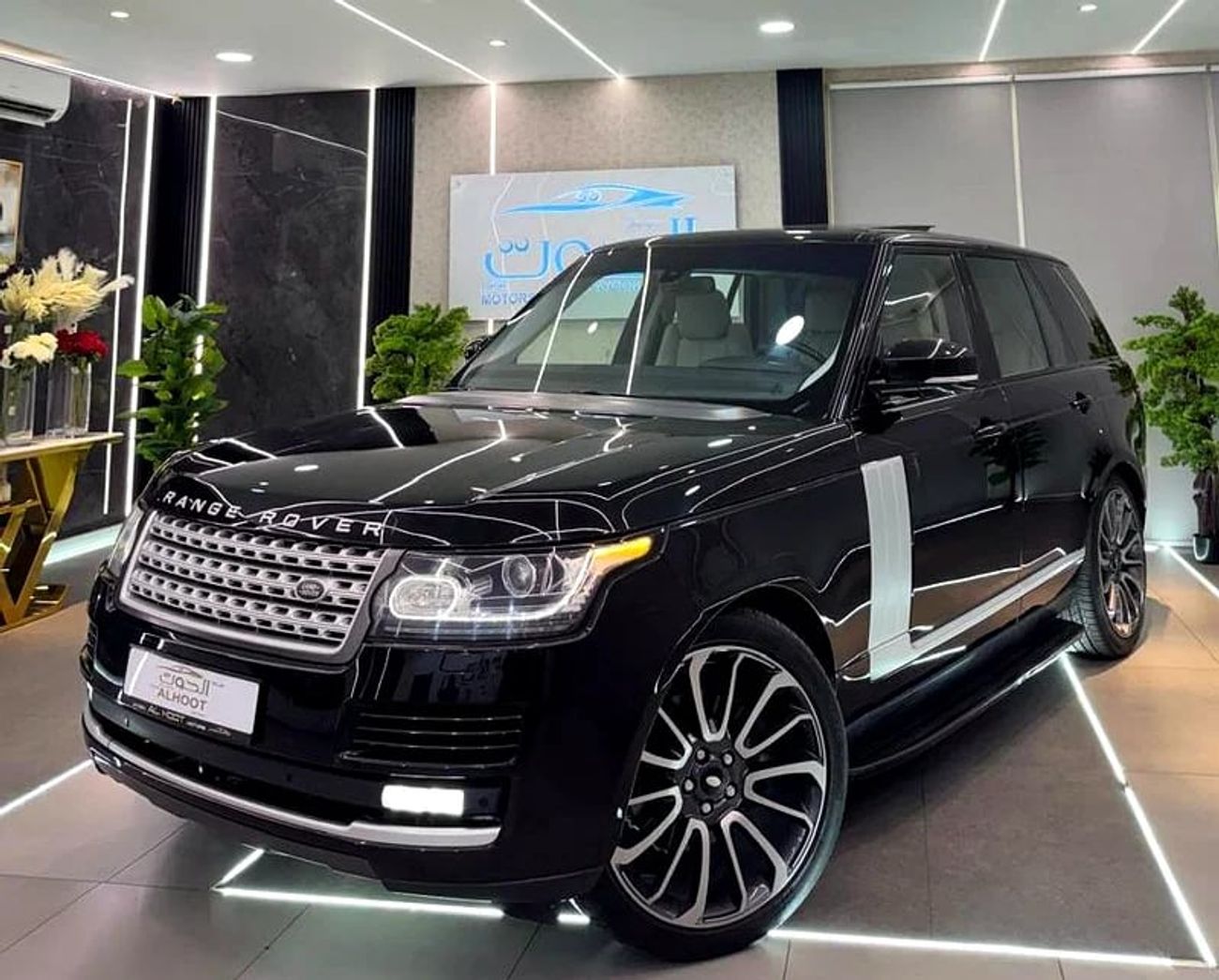 Land Rover Range Rover Supercharged 5.0L SUPERCHARGED VOGUE V8 || GCC II FULLY LOADED || PERFECT CONDITION || 98k