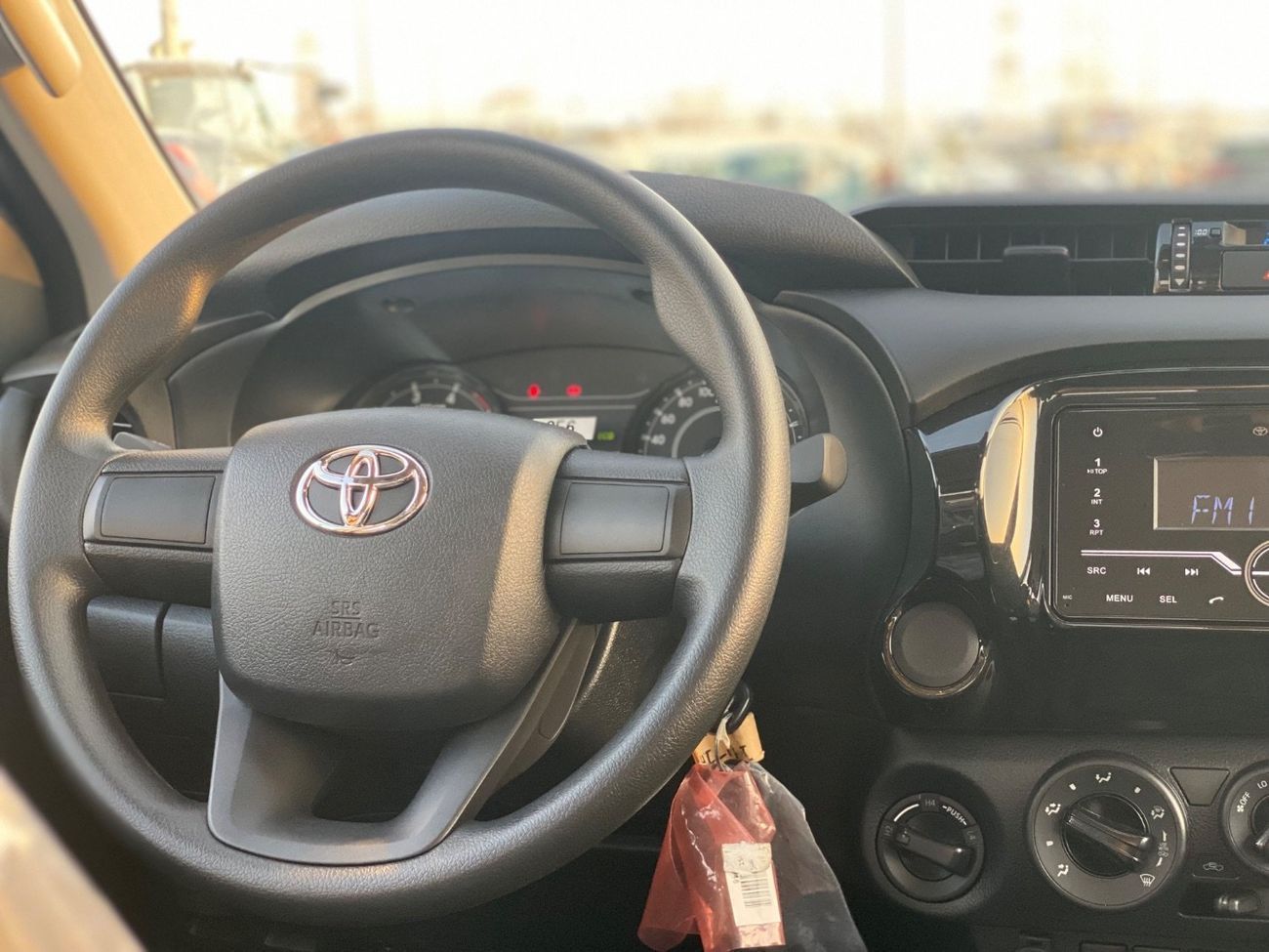 Toyota Hilux With Diﬀerential Lock  4X4  DIESEL . MANUAL  2.4 Diesel TRANSMISSION Model 2025