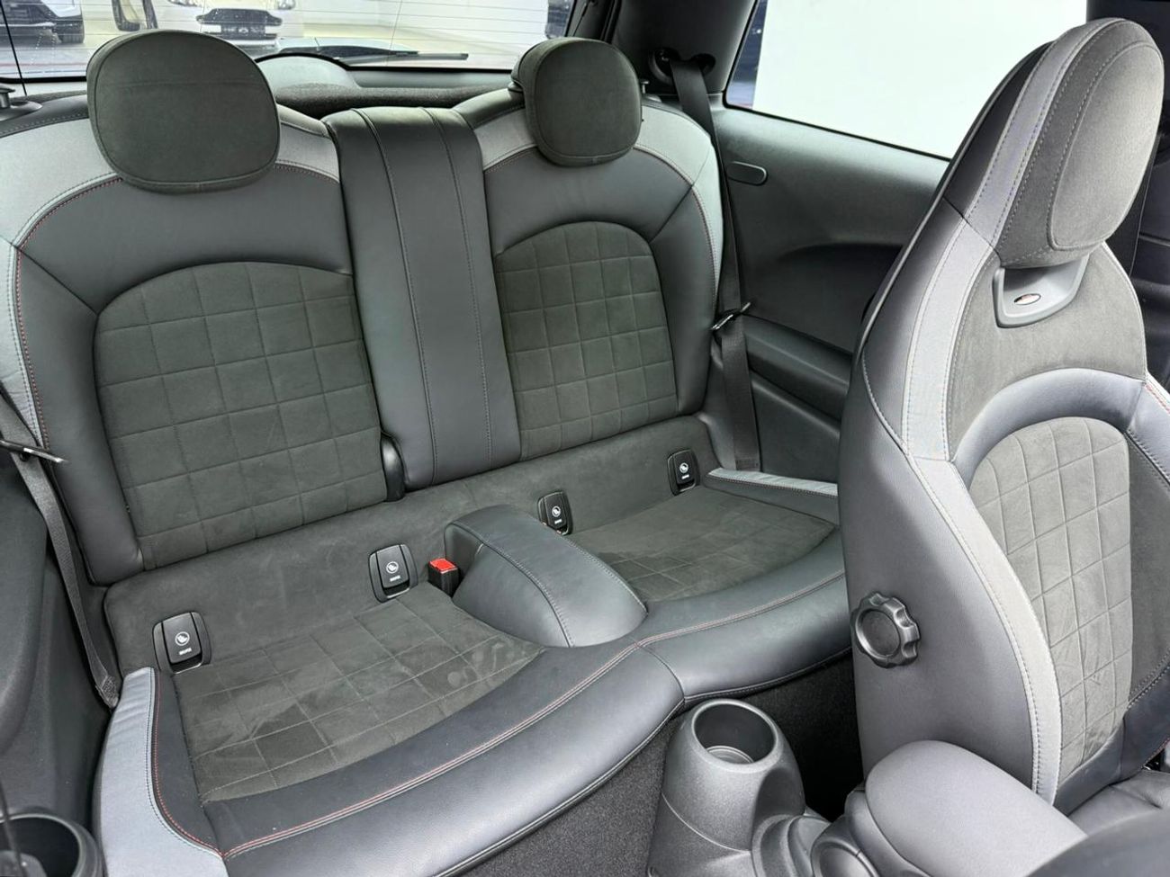 Mini Cooper S 2023 MINI Cooper S (JCW Kit) ,AGMC Warranty+Service Contract+Full Service History, GCC