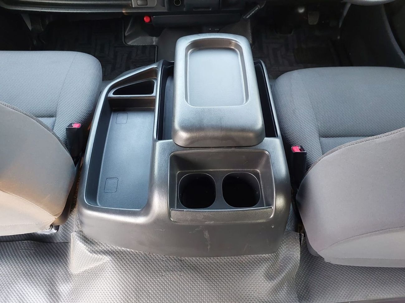 Toyota Hiace TOYOTA HIACE VAN RHD 2017 MODEL 2.7 L PETROL AUTOMATIC(PM27593)