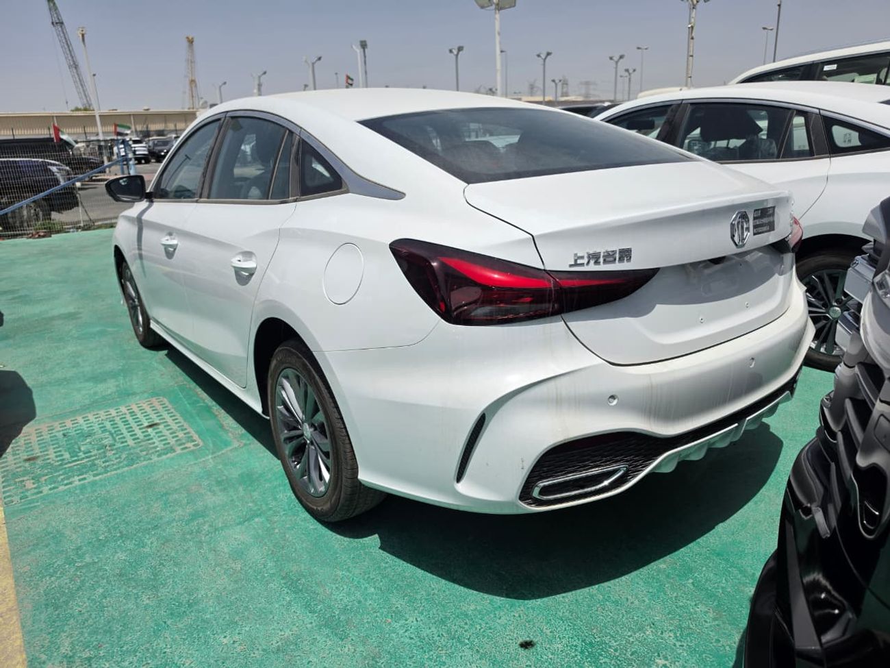أم جي 5 MG 5 1.5L Luxury Edition 2026 – فئة لكجري | أبيض خارجي | داخلية سوداء