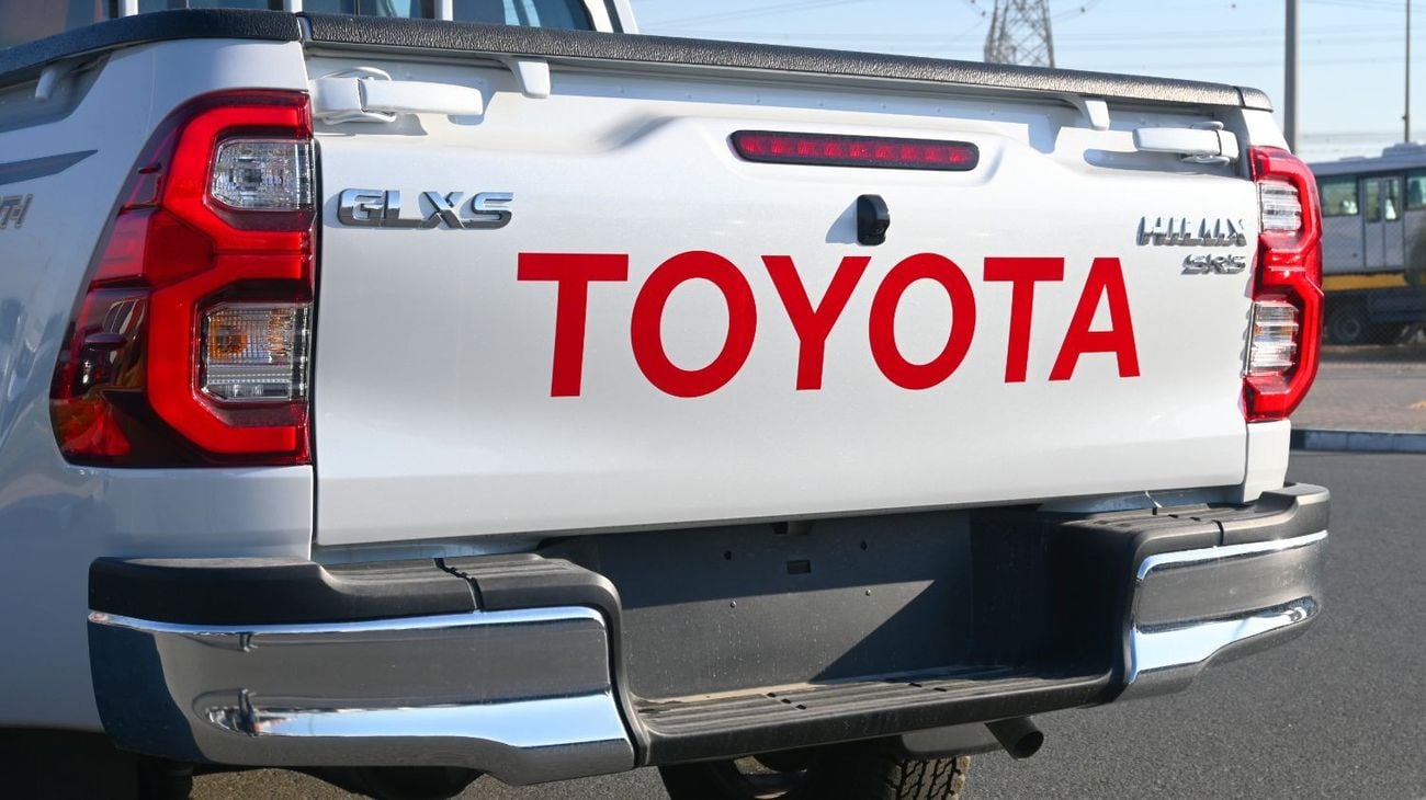 تويوتا هيلوكس Toyota Hilux 2025 2.7L Petrol pick-up 4WD