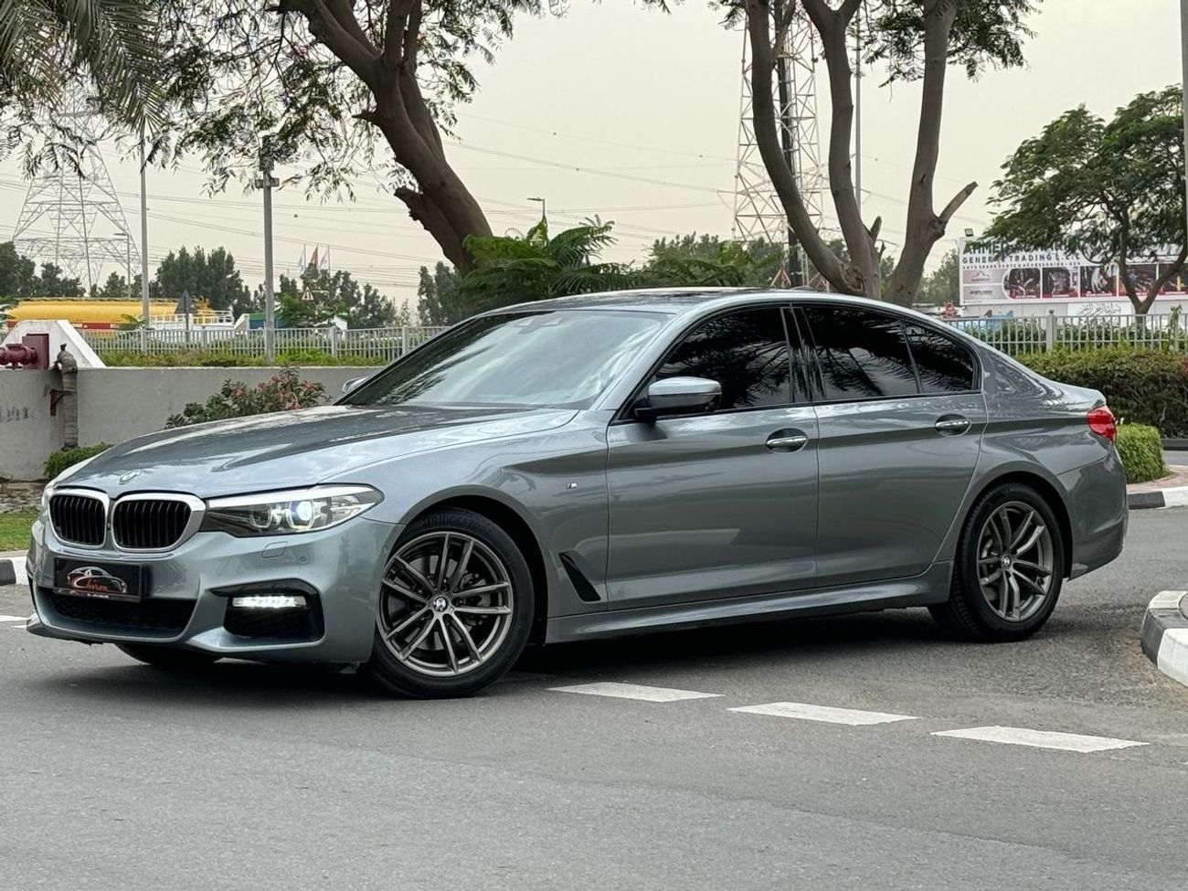 بي أم دبليو 520i GREAT OFFER BMW 520i M KIT 2018 GCC FULL OPTIONS