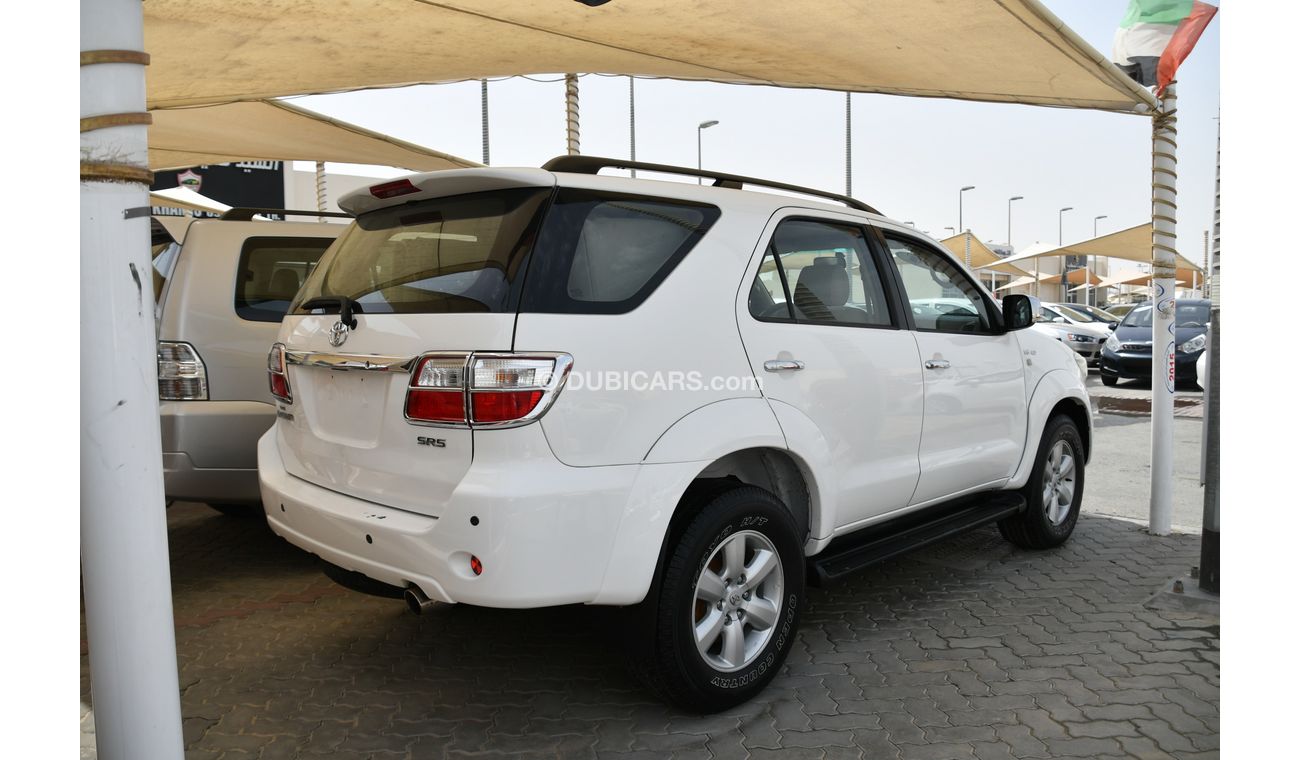Toyota Fortuner 2011 WHITE NO PAIN NO ACCIDENT PERFECT