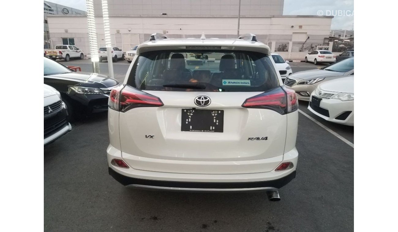 Toyota RAV4 Toyota RAV4 GCC 2018 without accident is very clean inside and out Agency condition and does not nee