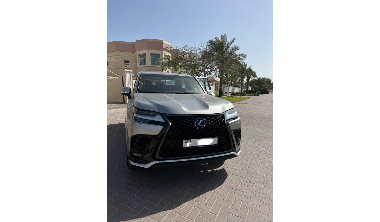 لكزس LX 600 F Sport