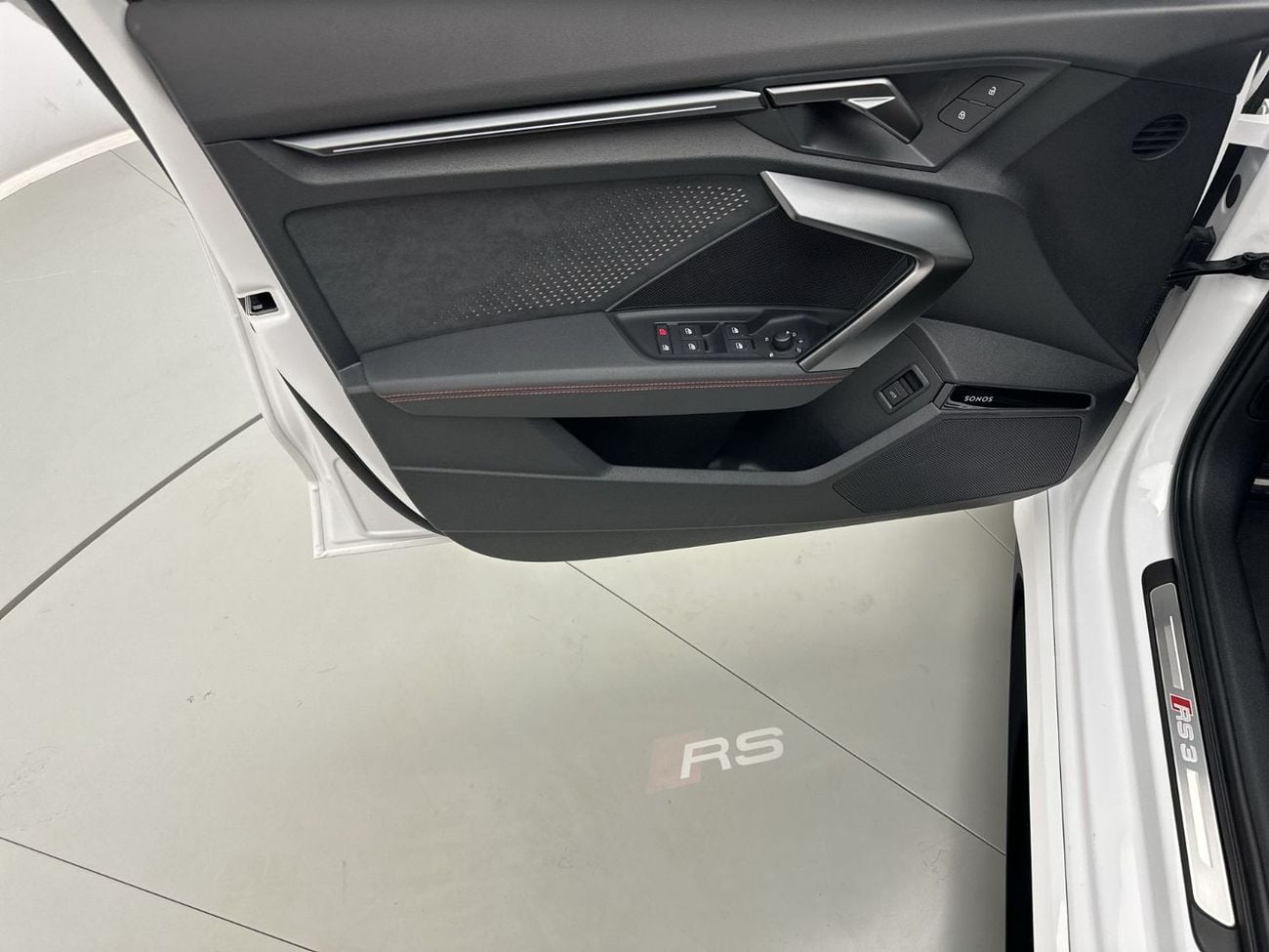 Audi RS3 TFSI quattro 2.5L Sedan 400hp (Ref# 06085)