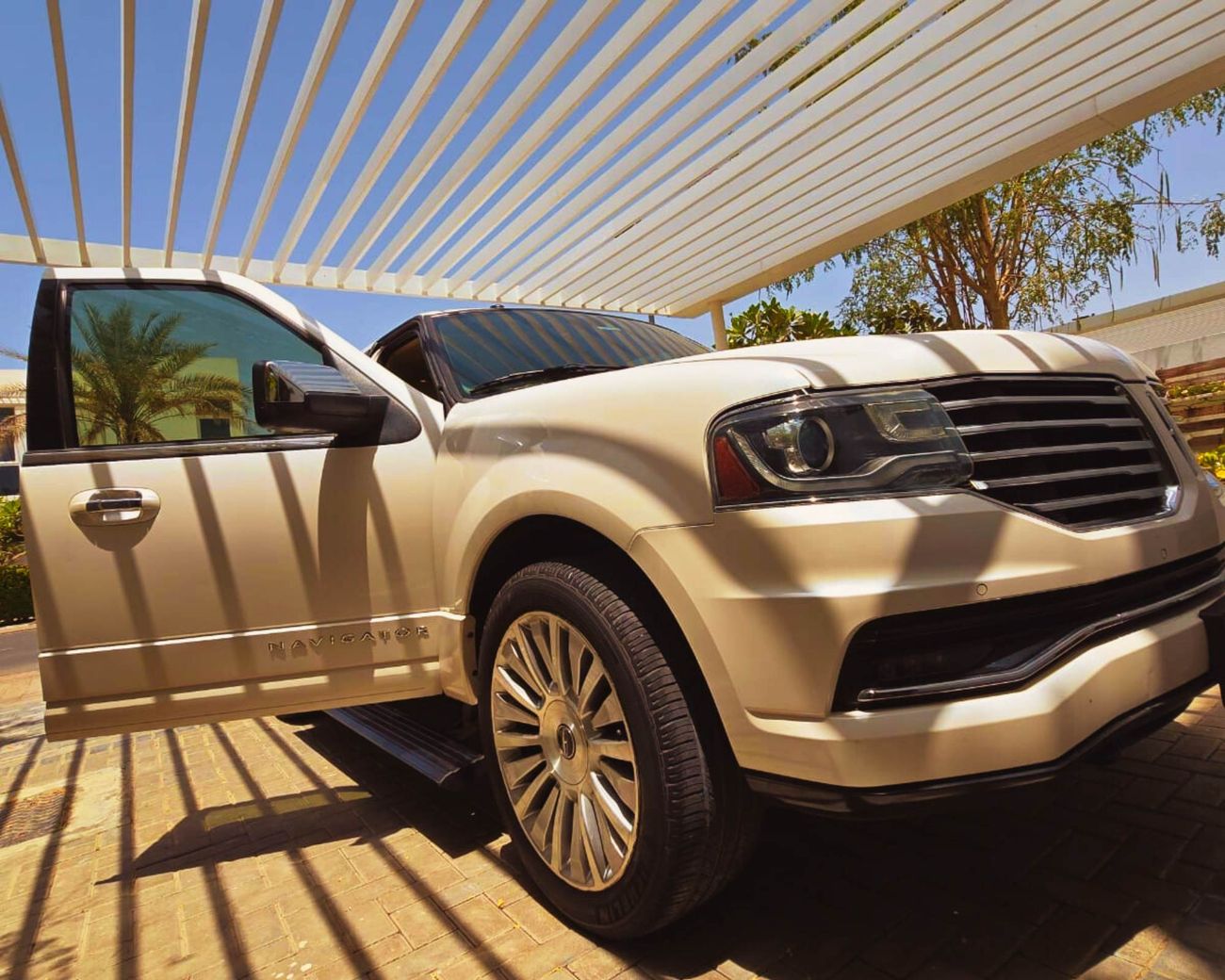 Lincoln Navigator Std 3.5L (385 HP)