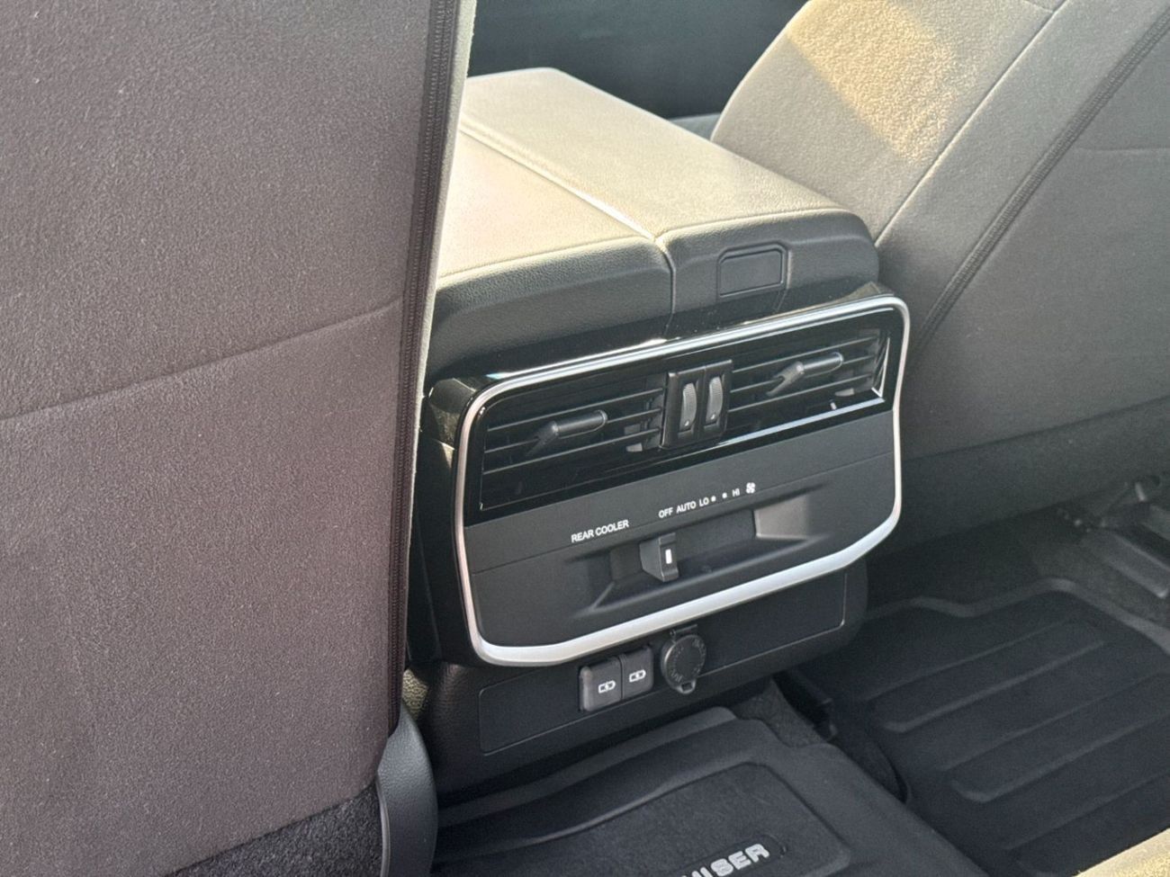 Toyota Land Cruiser GXL 3.3L DIESEL (RIGHT HAND) BRAND NEW 0KM