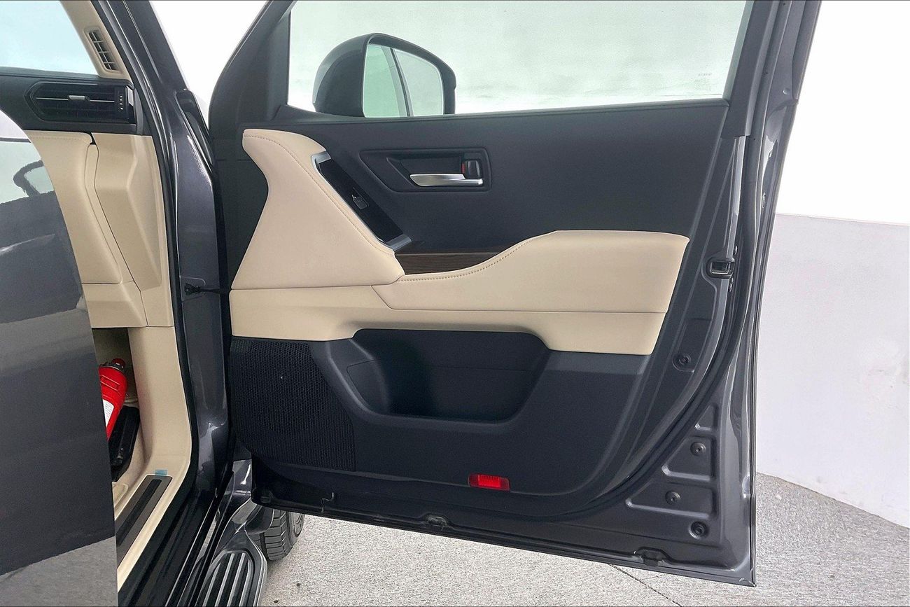 Toyota Land Cruiser GXR | National Day Celebration | Guaranteed Warranty | 0 Down Payment