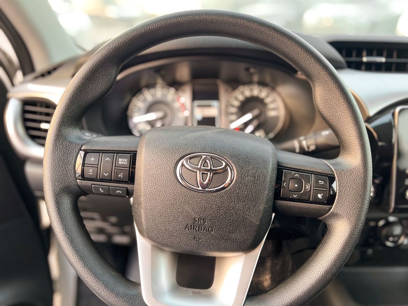 Toyota Hilux EXPORT ONLY - Toyota Hilux 4x4 2.7L DC M/T