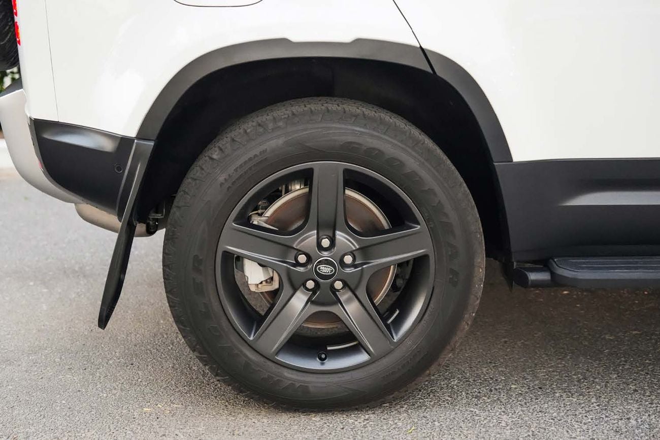 لاند روفر Defender 110 Land Rover Defender 110 D300 SE (Right Hand)