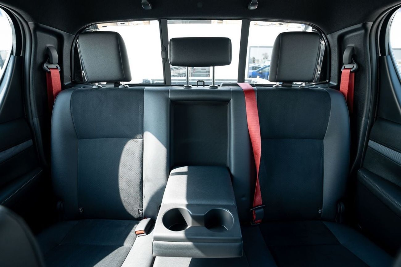 Toyota Hilux GR Sport 4.0L GR-S Rally 4.0L