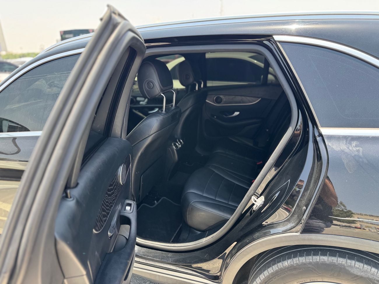 مرسيدس بنز GLC 300 AMG