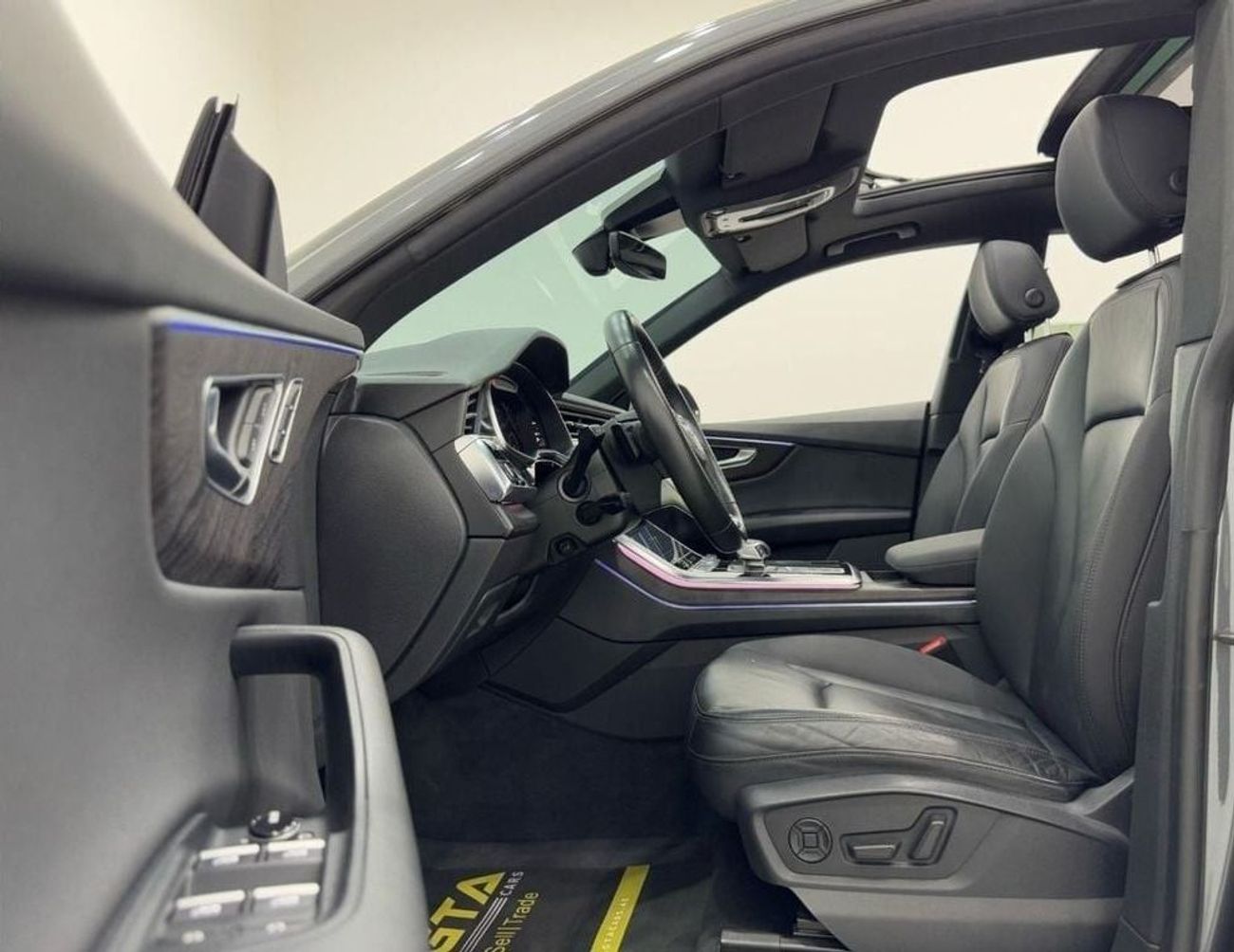 Audi Q8 55 TFSI quattro S-Line 3.0L (340 HP) 2020 Audi Q8 S-Line 55TFSI Quattro, Warranty, Full Service Hist