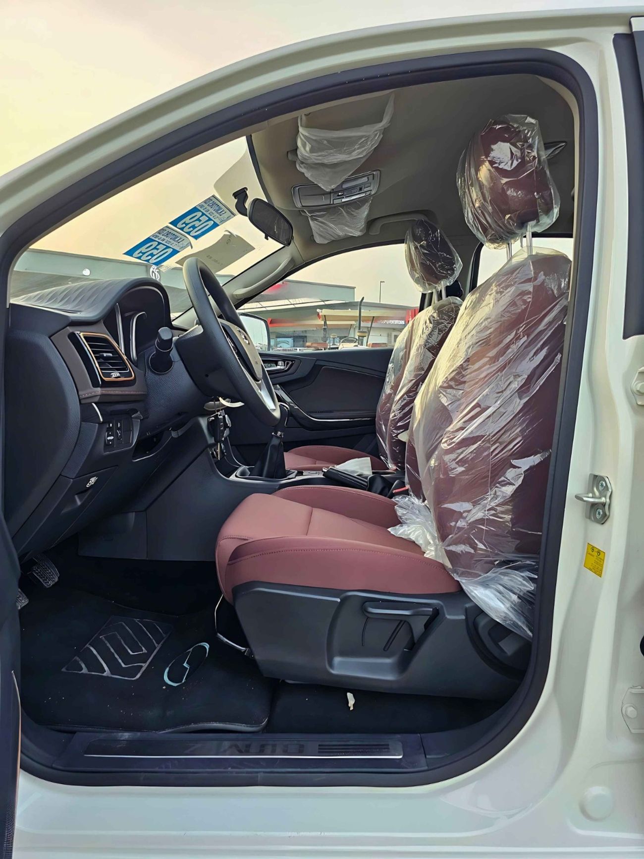 ZX Terralord TURBO DOUBLE CABIN / LUXURY / M/T / 2.0L V4 PETROL / 4WD (CODE #  68033)