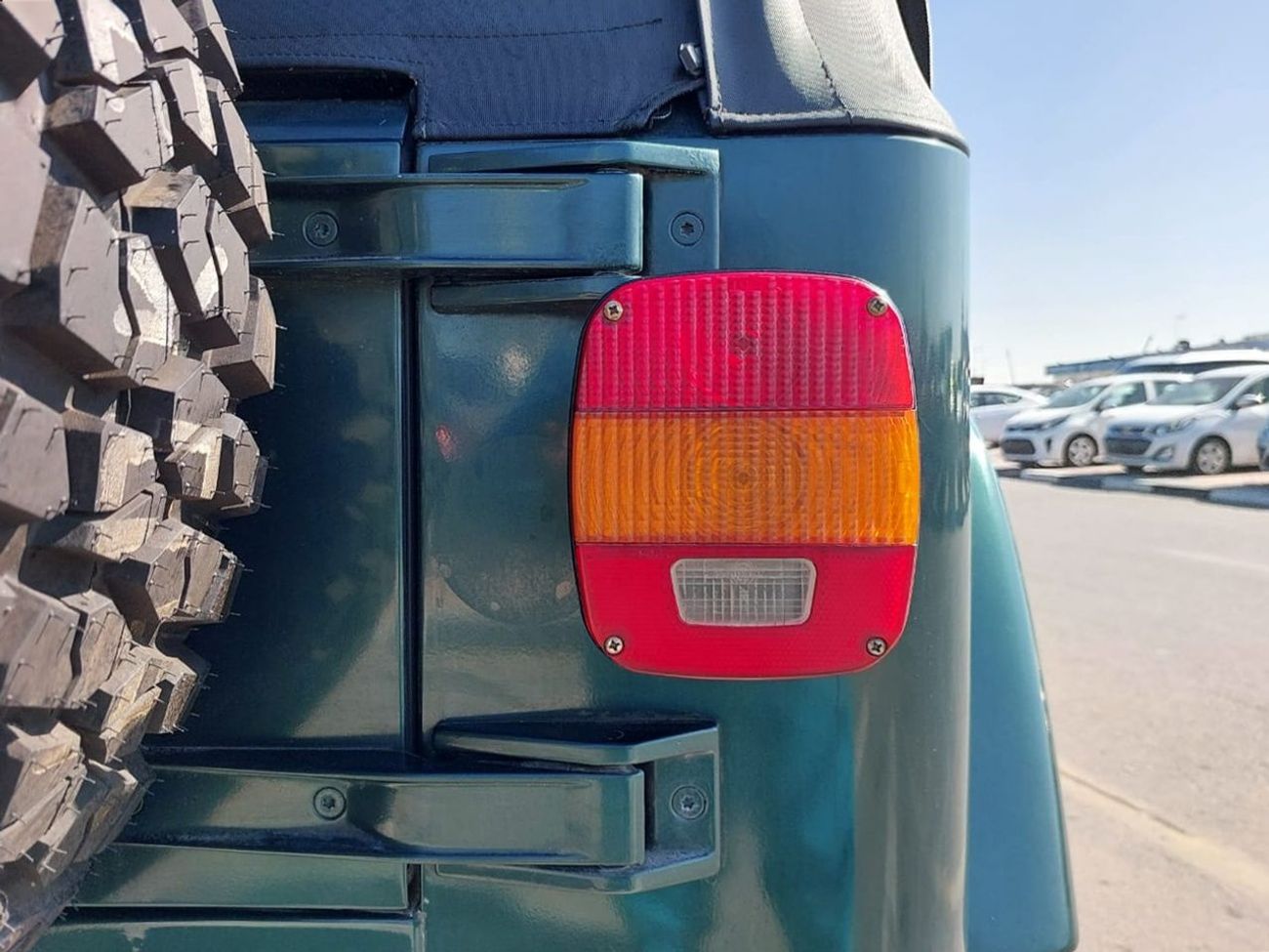 جيب رانجلر JEEP WRANGLER SUV RHD 2000 MODEL 4.0 L PETROL AUTOMATIC(PM75748)