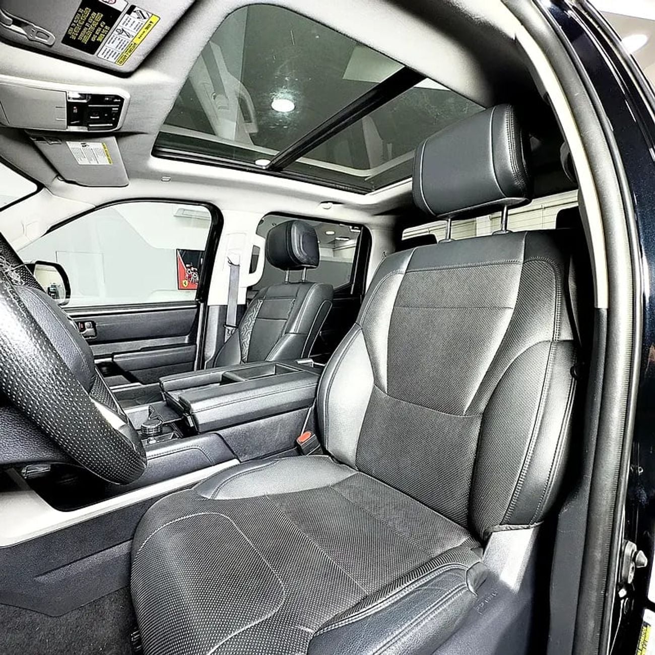 تويوتا تاندرا Crewmax Limited 5.7L Limited