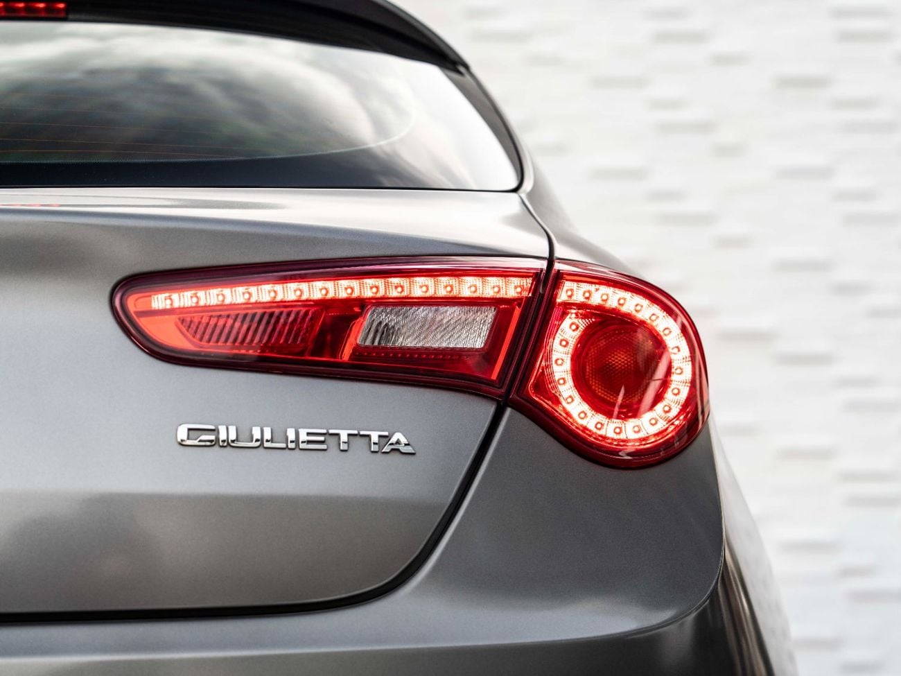 ألفا روميو جوليتا Veloce