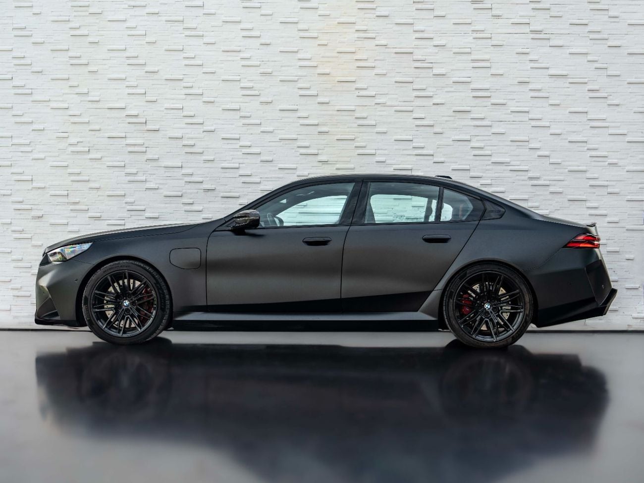 بي أم دبليو M5 STD