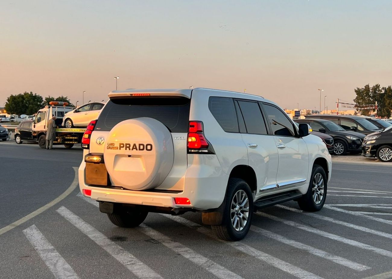 Toyota Prado 2018 Toyota Prado TXL 4.0L V6  Full Options - GCC - AWD 4x4 - Electric Seat - Rear CAM & Sensors - C