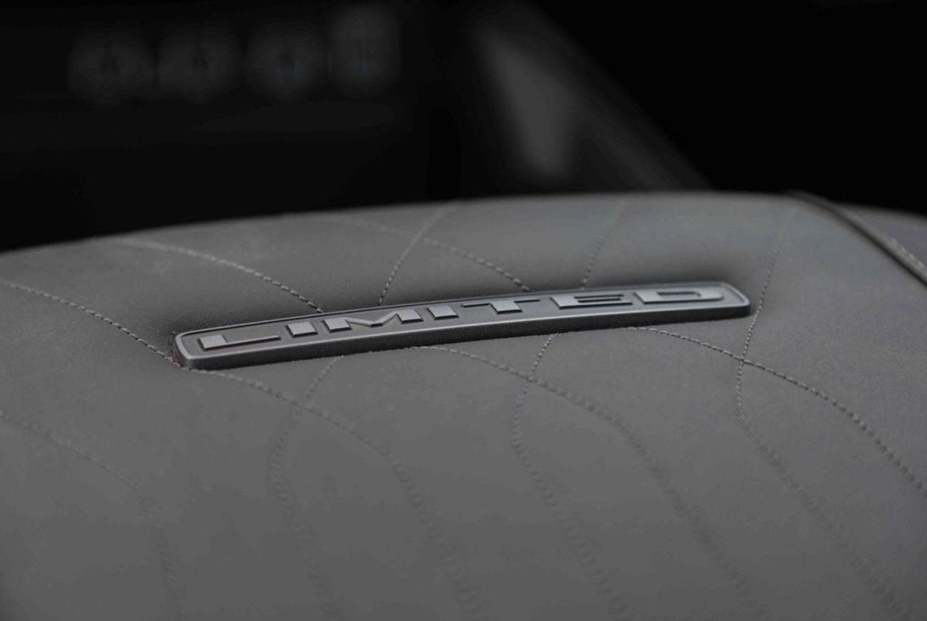 RAM 1500 2025 RAM 1500 LIMITED "Night Edition" 3.0L V6 - GCC - IVORY inside Black | Export Only