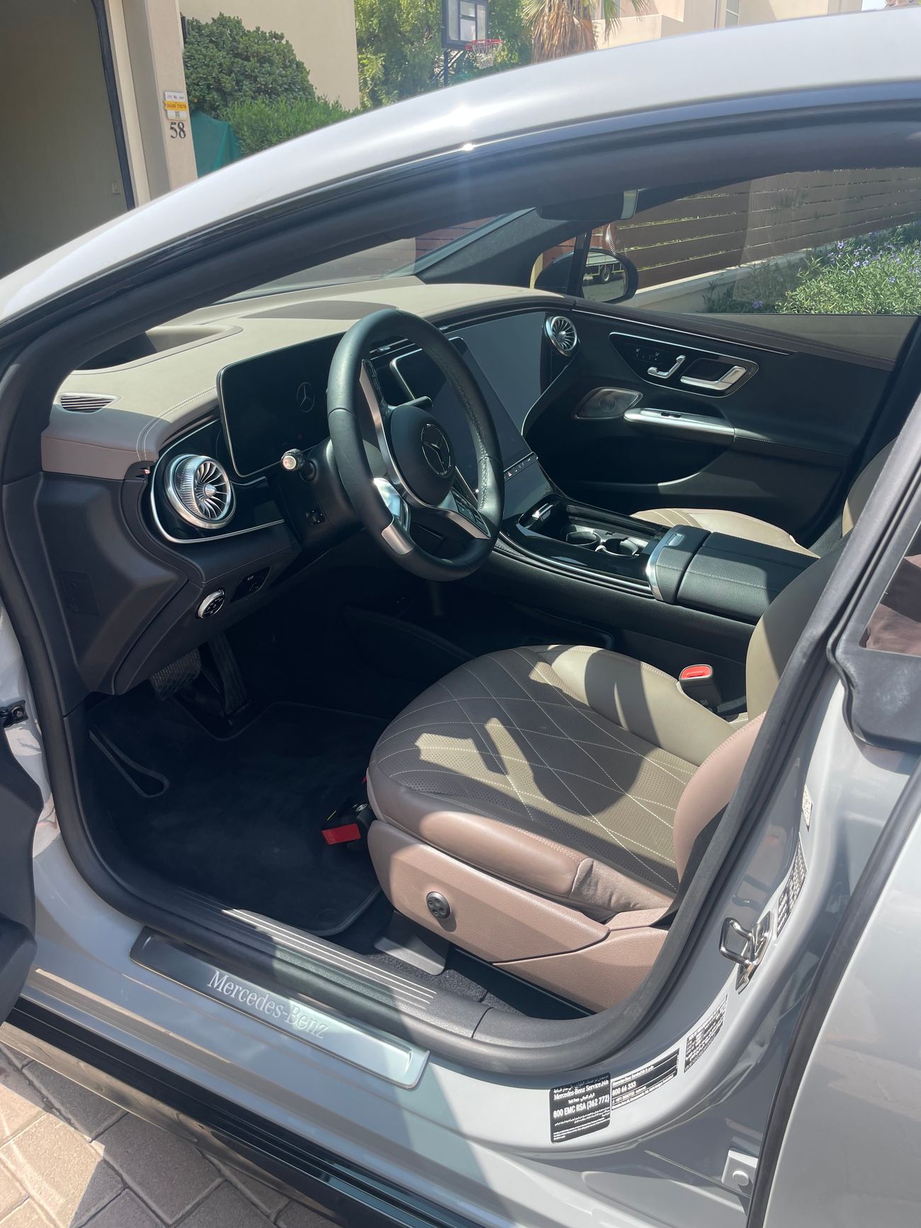 مرسيدس بنز EQE 350+ Premium +