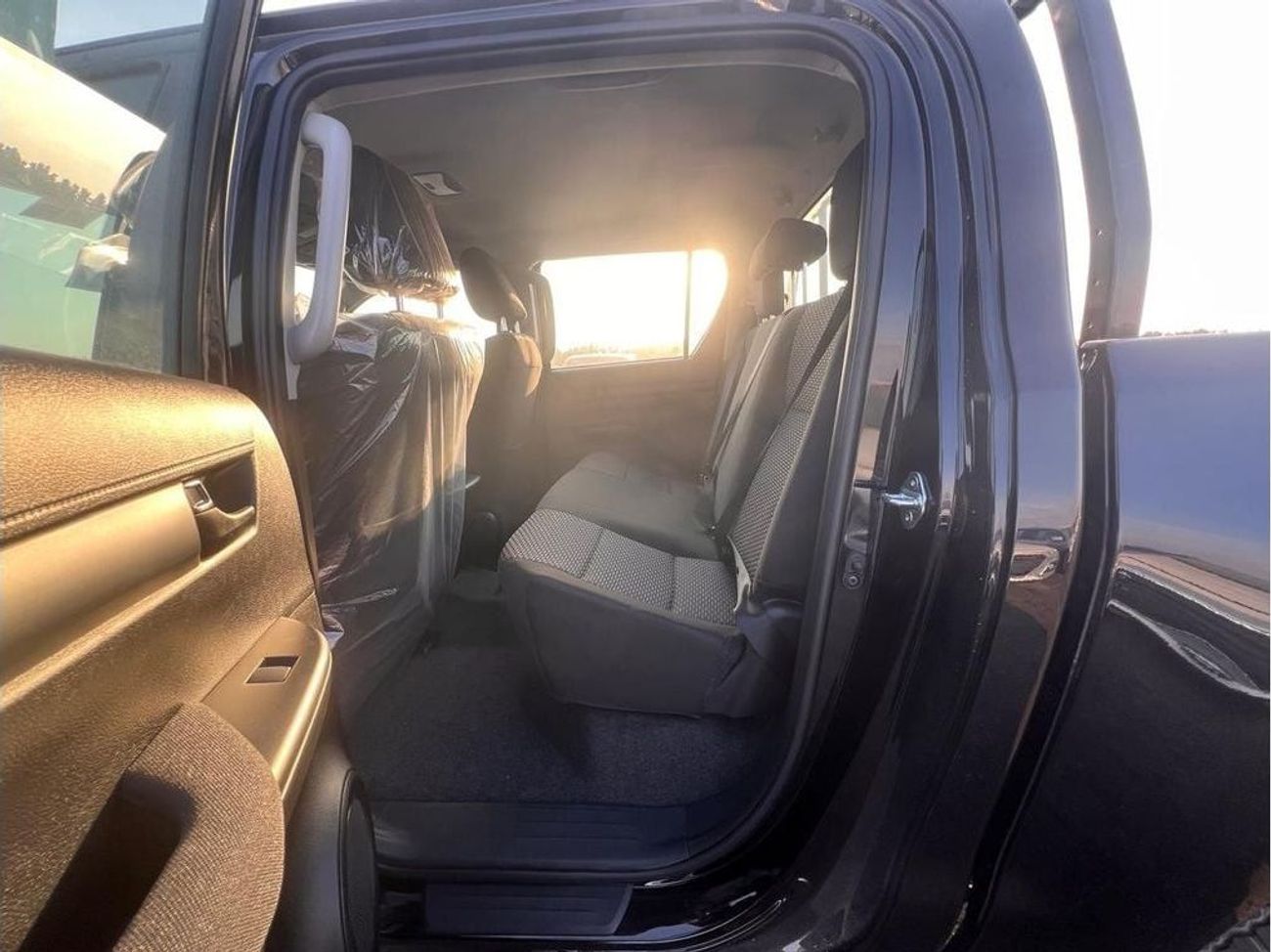 Toyota Hilux TOYOTA HILUX 2.7 4x4 DC PETROL AUTOMATIC FOR NIGERIA