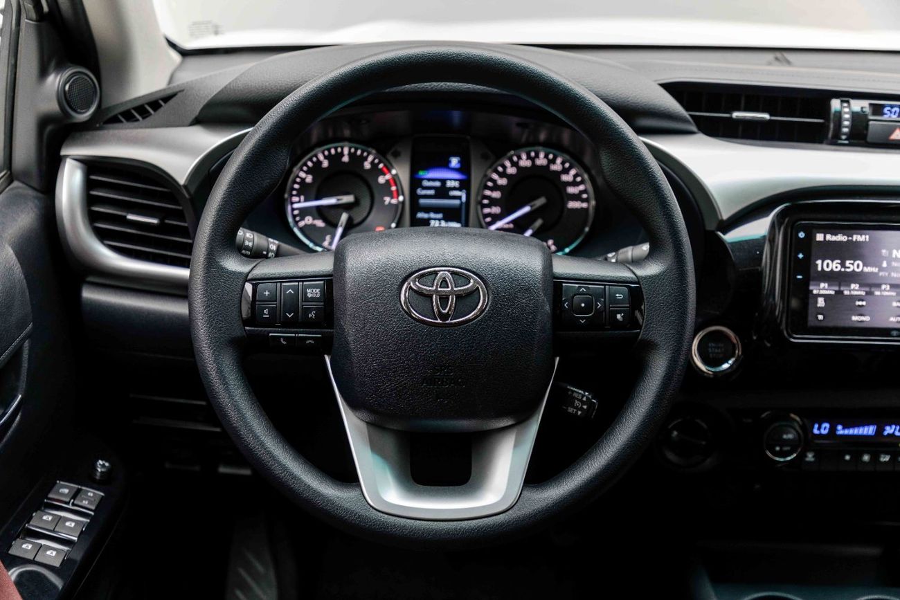 Toyota Hilux HI 2.7L – White Inside Maroon | Export Only