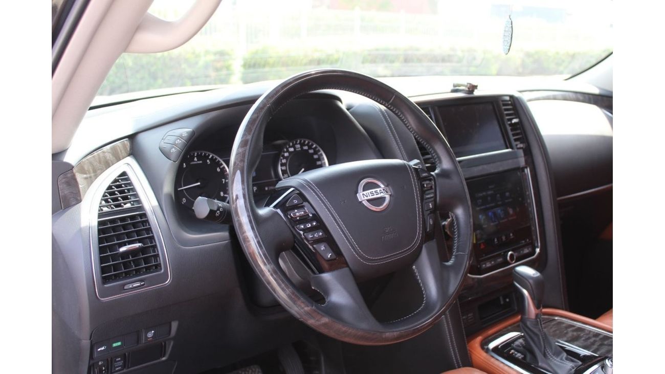 Nissan Patrol LE Platinum City GCC SPECS UNDER AGENCY  UNLIMITED KM WARRANTY