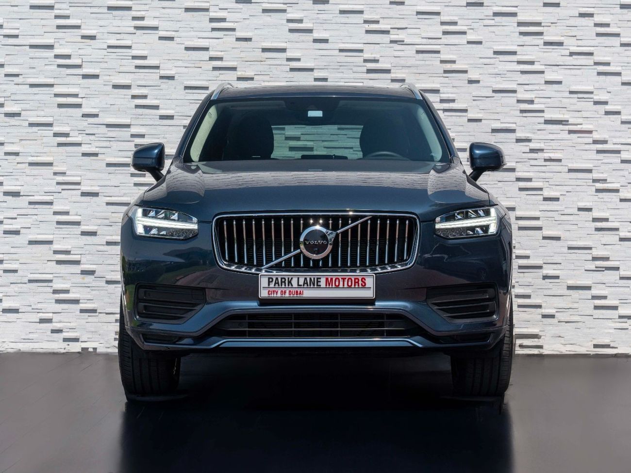 Volvo XC90 AED 2,988 PM • XC90 B5 • ONLY 15,000 KMS • OFFICAL VOLVO WARRANTY AND SERVICE CONTRACT