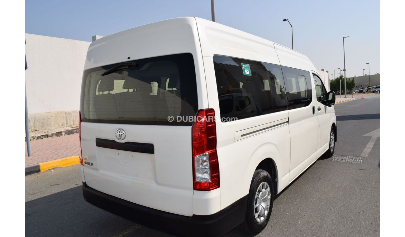 Toyota Hiace GLS - High Roof Toyota Hiace Highroof Bus 6 cylinder, Model:2019. Only done 62000 km