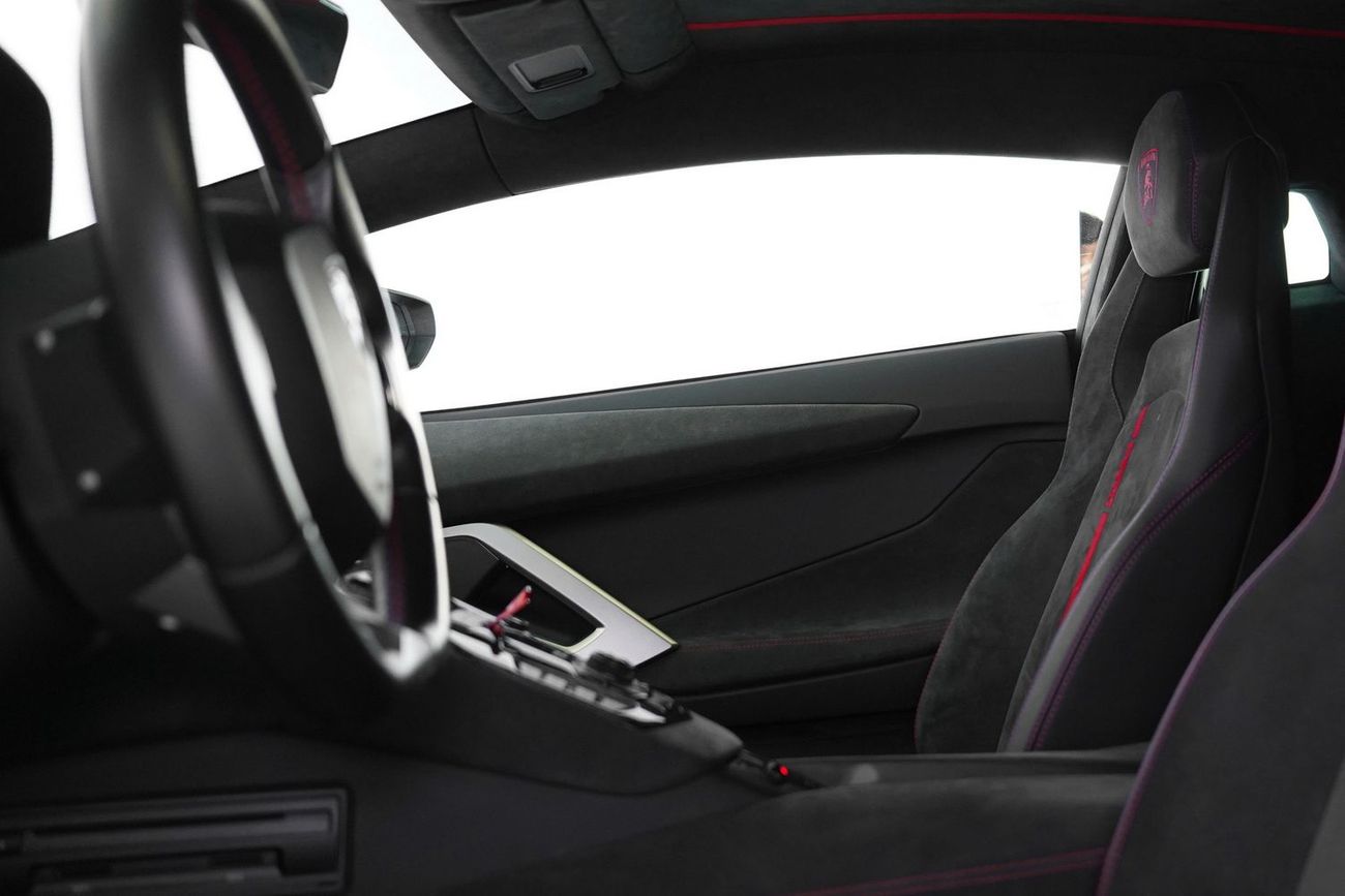 Lamborghini Aventador 6.5L V12 | PIRELLI EDITION