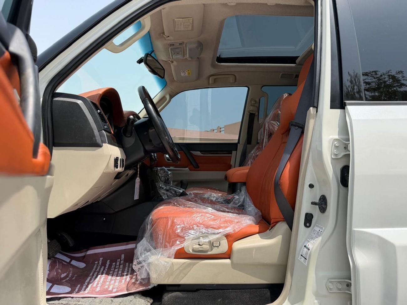 ميتسوبيشي باجيرو  3.5L Petrol | RockFord System | Sunroof