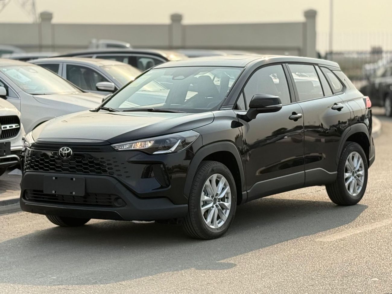 تويوتا كورولا كروس Facelift 2.0L HEV 2025 Model Export Price @ 73,500 AED