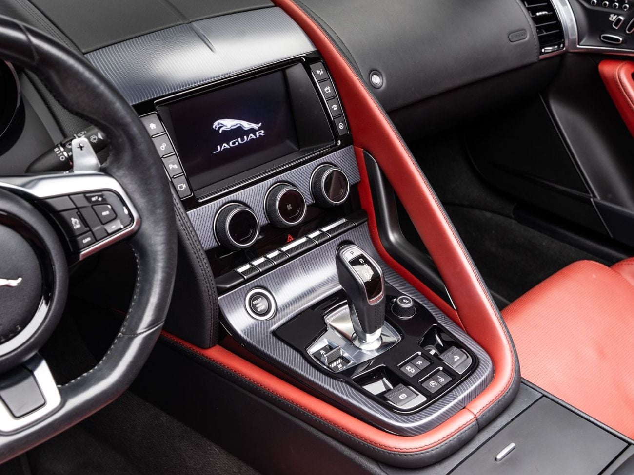 Jaguar F-TYPE R- DYNAMIC BUY NOW, PAY 2027 | THE BLACKLINE STANDARD | 12 Months Blackline Warranty, GCC, Low KMs