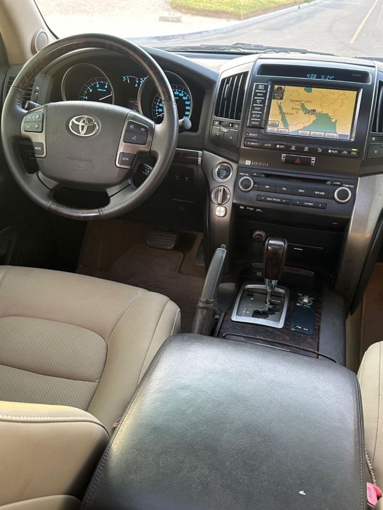 تويوتا لاند كروزر VXR V8