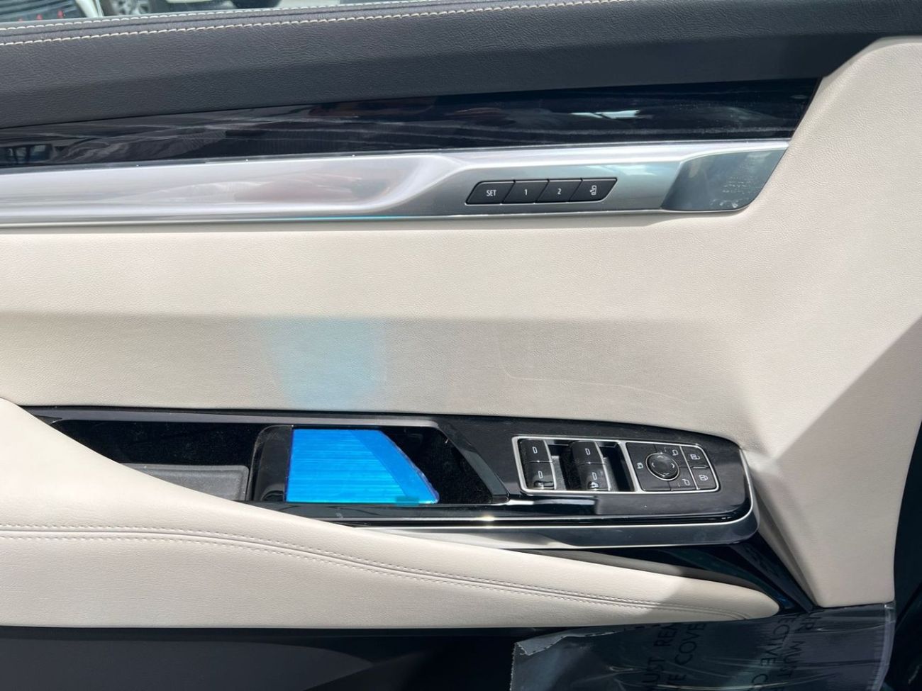 Cadillac Escalade Sport 6.2L 4WD